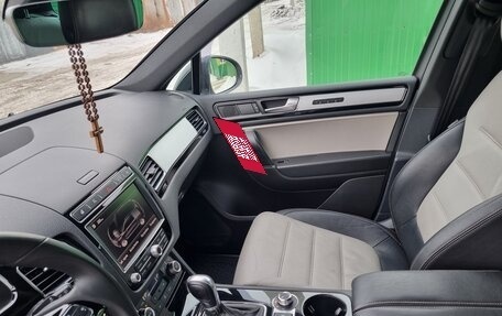 Volkswagen Touareg III, 2017 год, 2 590 000 рублей, 5 фотография