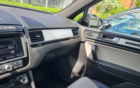 Volkswagen Touareg III, 2017 год, 2 590 000 рублей, 21 фотография