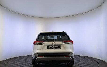 Toyota RAV4, 2022 год, 3 770 000 рублей, 6 фотография