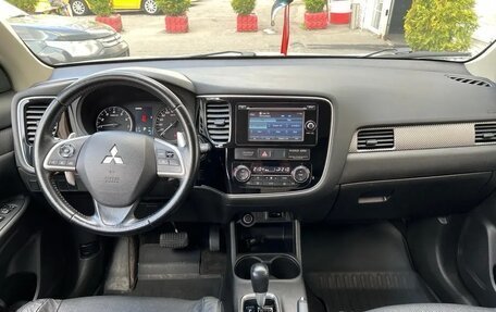 Mitsubishi Outlander III рестайлинг 3, 2014 год, 1 450 000 рублей, 11 фотография
