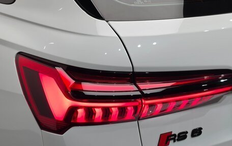 Audi RS 6, 2021 год, 17 260 000 рублей, 28 фотография