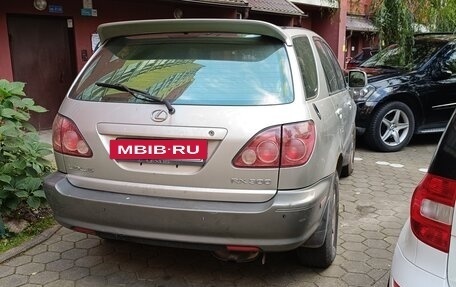 Lexus RX IV рестайлинг, 2000 год, 570 000 рублей, 2 фотография