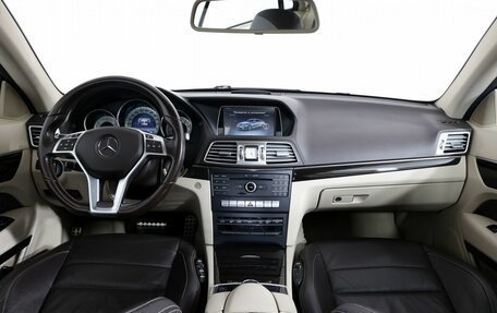 Mercedes-Benz E-Класс, 2015 год, 2 200 000 рублей, 14 фотография