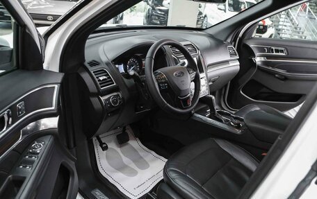 Ford Explorer VI, 2017 год, 2 450 000 рублей, 10 фотография