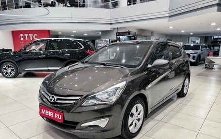 Hyundai Solaris II рестайлинг, 2015 год, 1 030 000 рублей, 1 фотография
