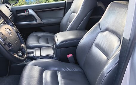 Toyota Land Cruiser 200, 2009 год, 2 780 000 рублей, 22 фотография