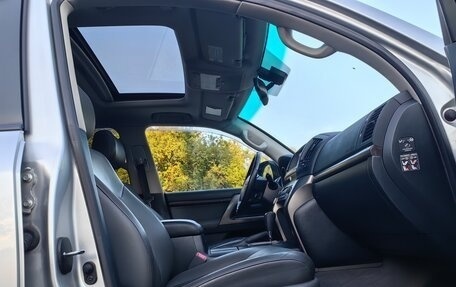 Toyota Land Cruiser 200, 2009 год, 2 780 000 рублей, 24 фотография