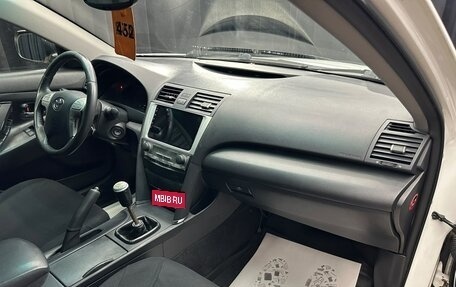Toyota Camry, 2007 год, 749 999 рублей, 13 фотография
