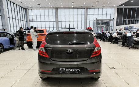 Hyundai Solaris II рестайлинг, 2015 год, 1 030 000 рублей, 6 фотография