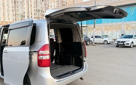 Toyota Noah III, 2010 год, 1 350 000 рублей, 11 фотография
