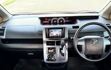 Toyota Noah III, 2010 год, 1 350 000 рублей, 19 фотография