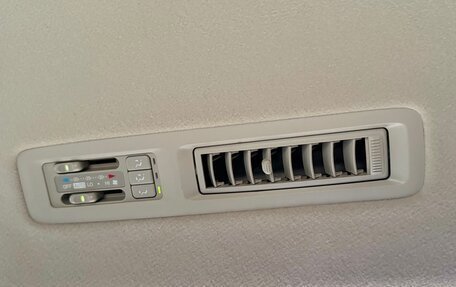 Toyota Noah III, 2010 год, 1 350 000 рублей, 16 фотография