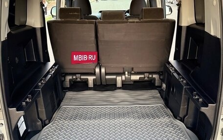 Toyota Noah III, 2010 год, 1 350 000 рублей, 13 фотография
