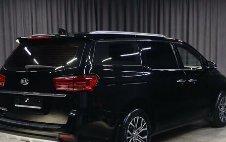 KIA Carnival III, 2019 год, 2 499 000 рублей, 2 фотография