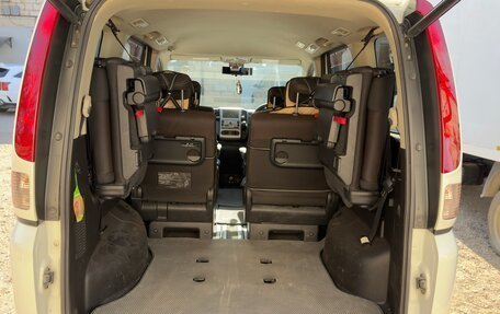 Nissan Serena III, 2006 год, 1 300 000 рублей, 10 фотография