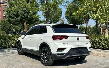 Volkswagen T-Roc I, 2023 год, 2 125 000 рублей, 5 фотография