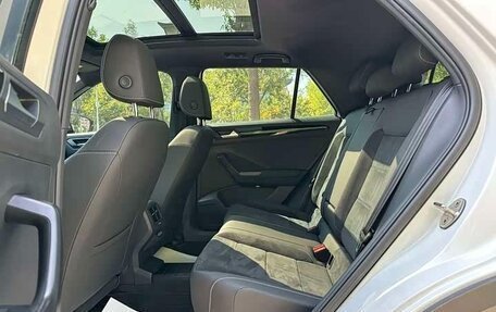 Volkswagen T-Roc I, 2023 год, 2 125 000 рублей, 18 фотография