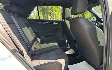 Volkswagen T-Roc I, 2023 год, 2 125 000 рублей, 20 фотография