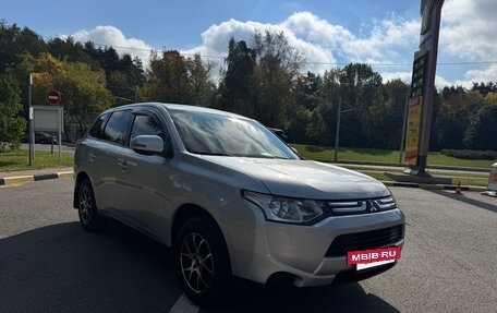 Mitsubishi Outlander III рестайлинг 3, 2013 год, 1 249 000 рублей, 2 фотография