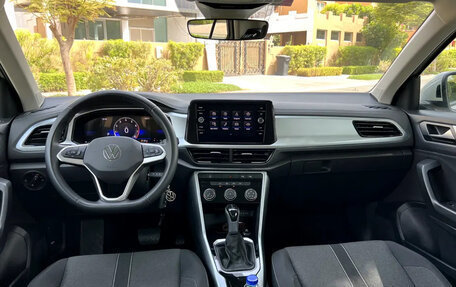 Volkswagen T-Roc I, 2023 год, 1 350 000 рублей, 11 фотография