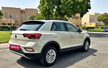 Volkswagen T-Roc I, 2023 год, 1 350 000 рублей, 3 фотография