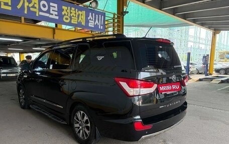 SsangYong Korando Turismo, 2016 год, 1 600 000 рублей, 3 фотография