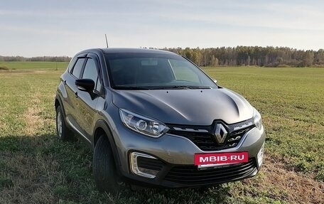 Renault Kaptur I рестайлинг, 2021 год, 1 680 000 рублей, 3 фотография