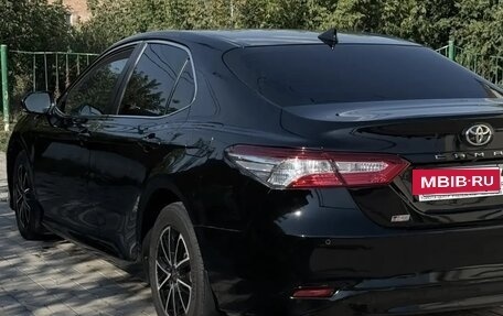 Toyota Camry, 2018 год, 1 850 000 рублей, 4 фотография