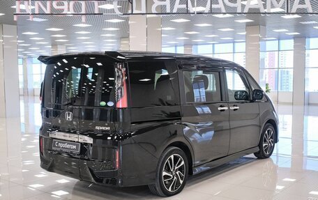 Honda Stepwgn IV, 2015 год, 1 848 000 рублей, 2 фотография
