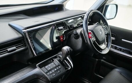 Honda Stepwgn IV, 2015 год, 1 848 000 рублей, 22 фотография