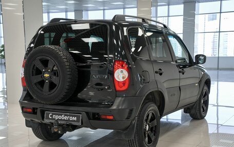 Chevrolet Niva I рестайлинг, 2018 год, 642 000 рублей, 2 фотография