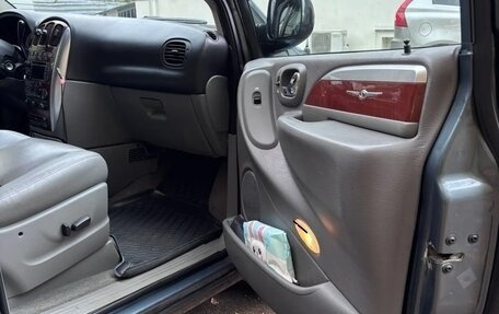 Chrysler Town & Country IV, 2005 год, 960 000 рублей, 13 фотография