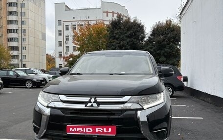 Mitsubishi Outlander III рестайлинг 3, 2015 год, 1 387 000 рублей, 1 фотография