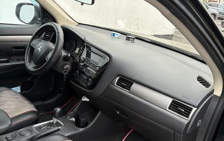Mitsubishi Outlander III рестайлинг 3, 2015 год, 1 387 000 рублей, 6 фотография