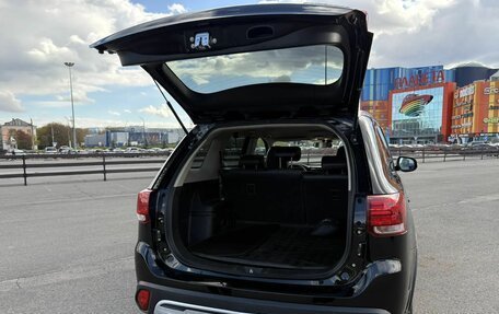 Mitsubishi Outlander III рестайлинг 3, 2019 год, 1 650 000 рублей, 7 фотография