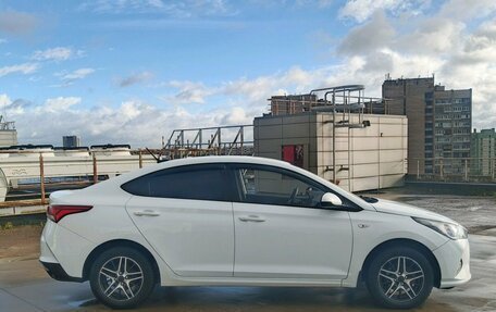 Hyundai Solaris II рестайлинг, 2021 год, 1 345 000 рублей, 8 фотография