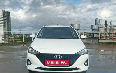 Hyundai Solaris II рестайлинг, 2021 год, 1 345 000 рублей, 3 фотография