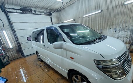 Nissan Elgrand III, 2004 год, 550 000 рублей, 5 фотография
