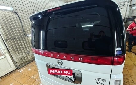 Nissan Elgrand III, 2004 год, 550 000 рублей, 4 фотография