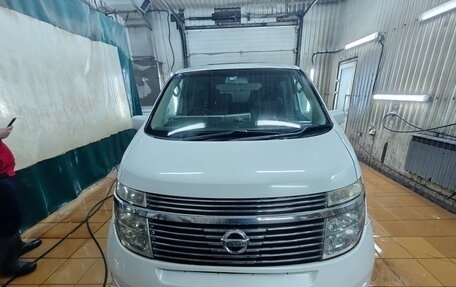 Nissan Elgrand III, 2004 год, 550 000 рублей, 6 фотография