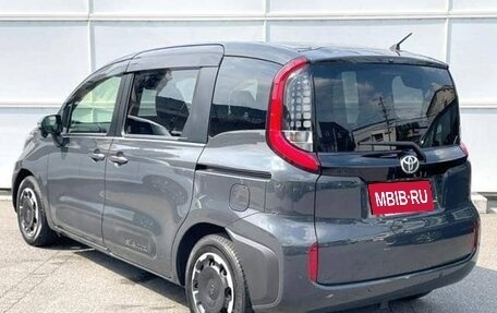 Toyota Sienta, 2023 год, 1 450 002 рублей, 7 фотография