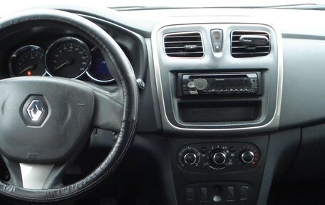 Renault Logan II, 2015 год, 445 000 рублей, 13 фотография