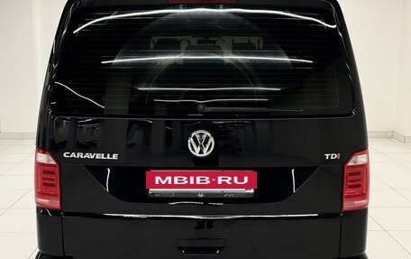 Volkswagen Caravelle T6 рестайлинг, 2016 год, 2 750 000 рублей, 9 фотография