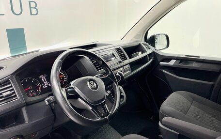 Volkswagen Caravelle T6 рестайлинг, 2016 год, 2 750 000 рублей, 15 фотография
