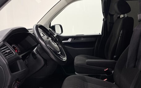 Volkswagen Caravelle T6 рестайлинг, 2016 год, 2 750 000 рублей, 16 фотография