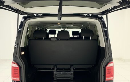 Volkswagen Caravelle T6 рестайлинг, 2016 год, 2 750 000 рублей, 24 фотография