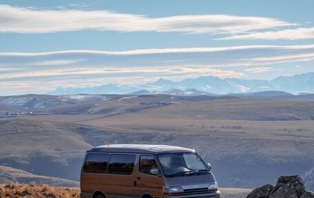 Toyota HiAce H100, 1991 год, 495 000 рублей, 1 фотография