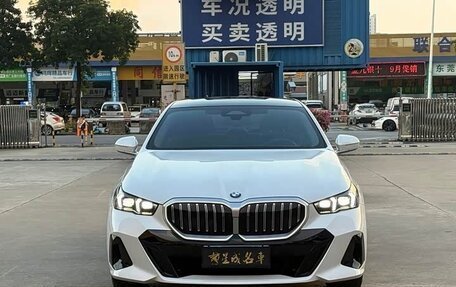 BMW 5 серия, 2025 год, 6 115 000 рублей, 2 фотография