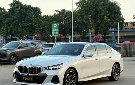 BMW 5 серия, 2025 год, 6 115 000 рублей, 3 фотография