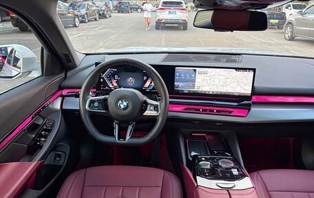 BMW 5 серия, 2025 год, 6 115 000 рублей, 11 фотография
